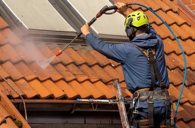 Démoussage et hydrofuge de toiture à Gattières